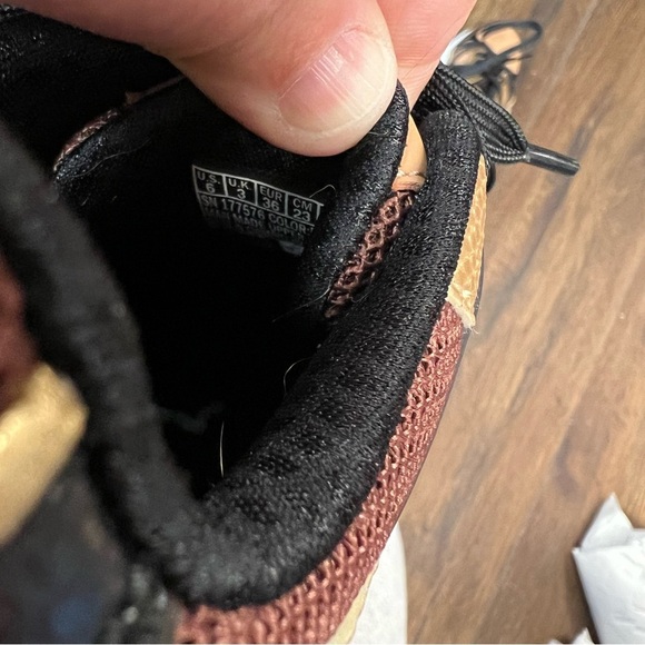 Skechers brown and black lace up sneaker SZ 6 - Picture 6 of 7